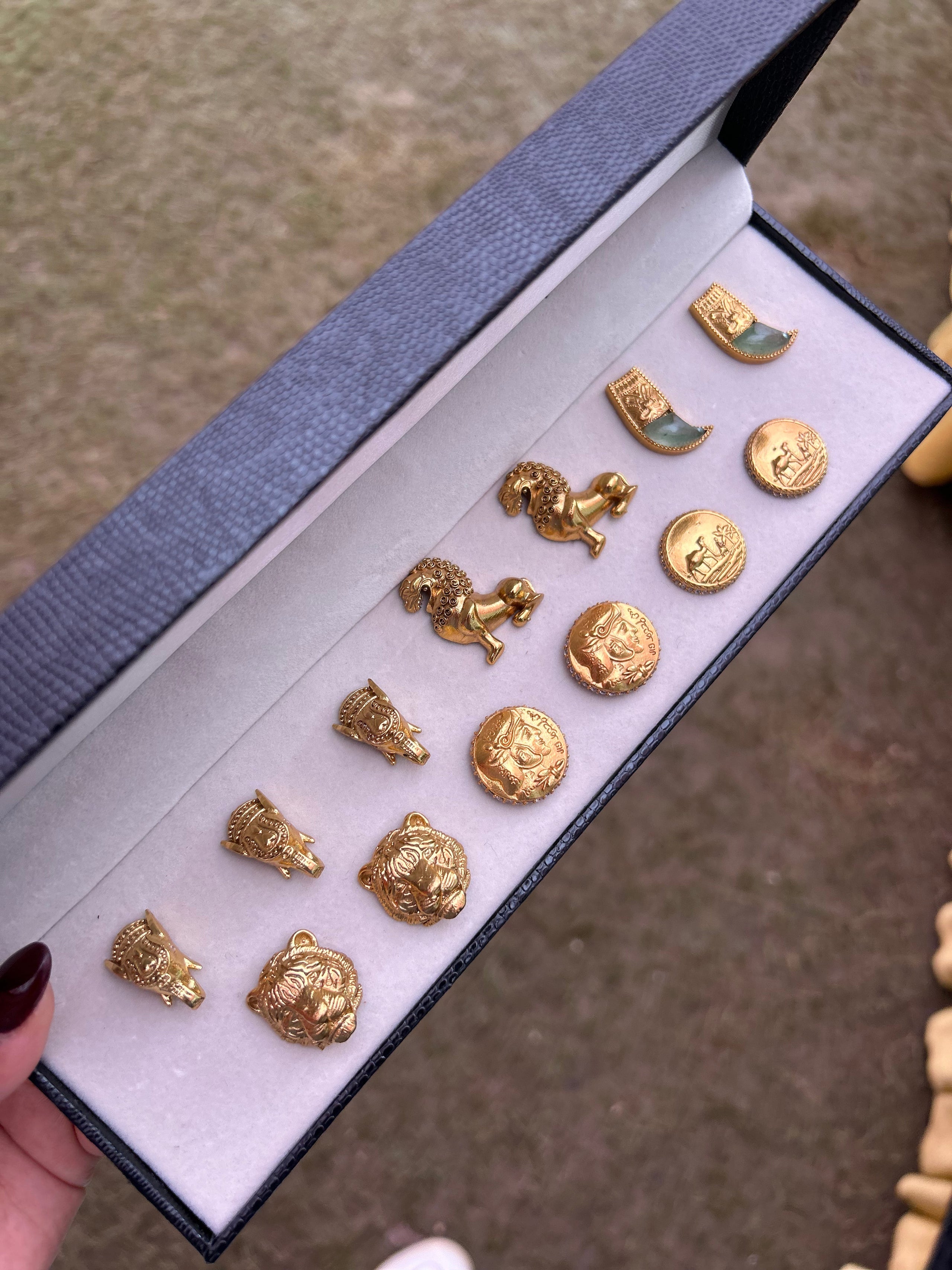 Shahi Buttons
